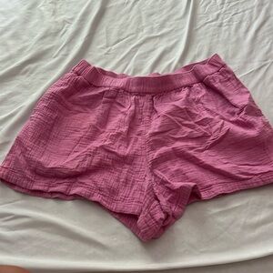 pink shorts